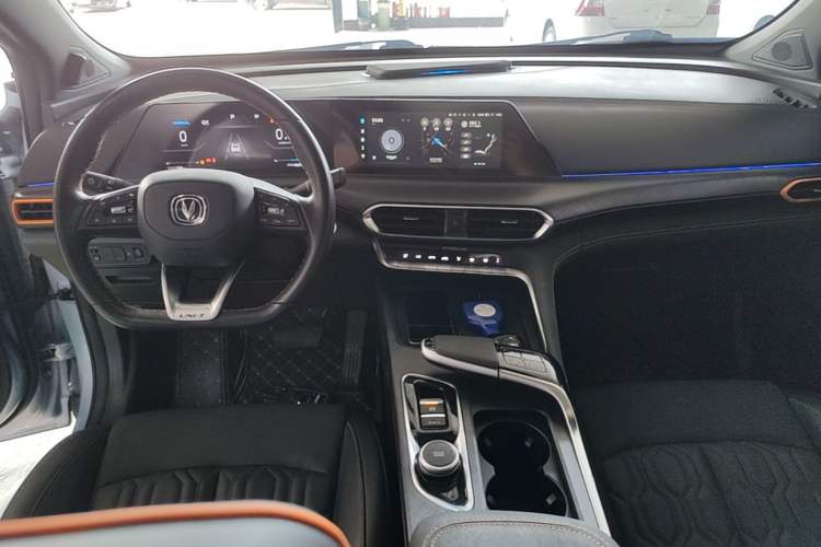Used CHANGAN UNI-T 2022 1.5T Prestige Version Center Console
