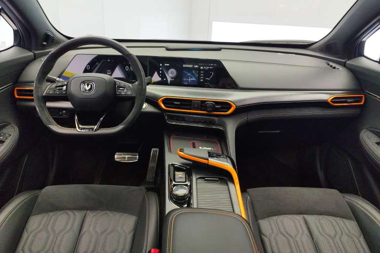 Used CHANGAN UNI-T 2022 1.5T Sport Edition Premium Version Center Console