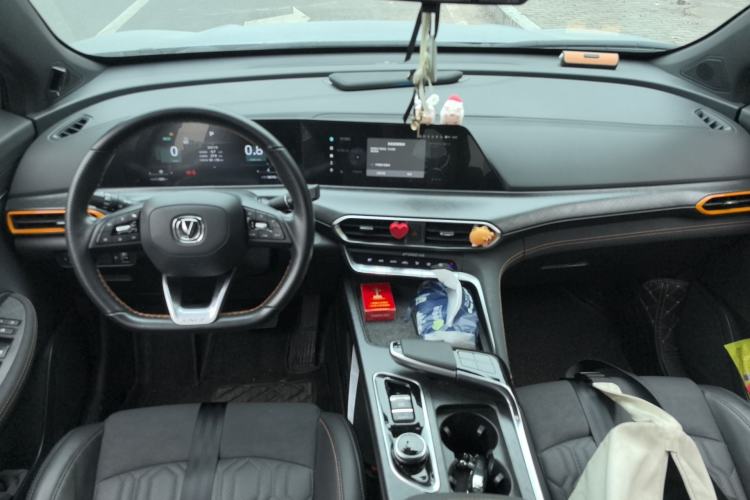 Used CHANGAN UNI-T 2022 1.5T Prestige Version Center Console