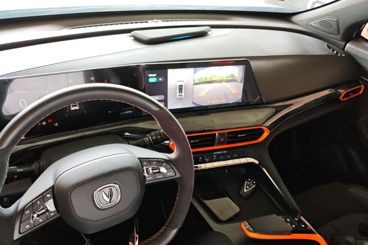 Used CHANGAN UNI-T 2022 1.5T Sport Edition Flagship Version Center Console