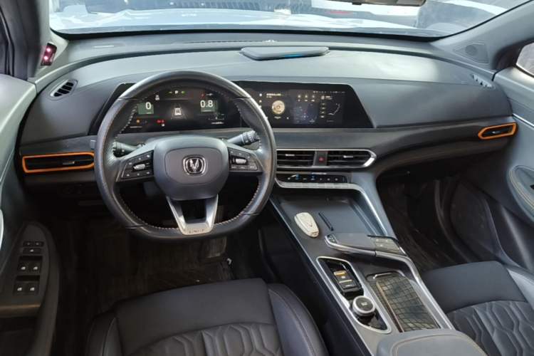 Used CHANGAN UNI-T 2022 2.0T Prestige Version Center Console