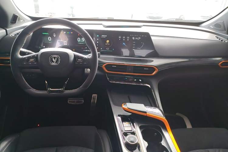 Used CHANGAN UNI-T 2022 1.5T Sport Edition Flagship Version Center Console