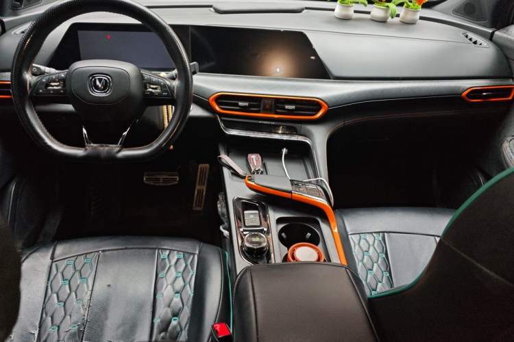 Used CHANGAN UNI-T 2022 1.5T Sport Edition Premium Version Center Console