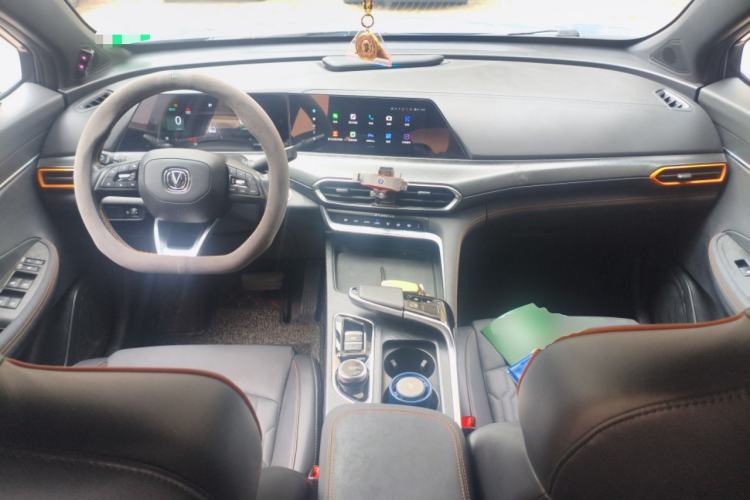 Used CHANGAN UNI-T 2022 1.5T Luxury Edition Center Console