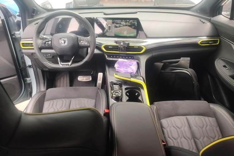Used CHANGAN UNI-T 2022 2.0T Sport Edition Flagship Version Center Console