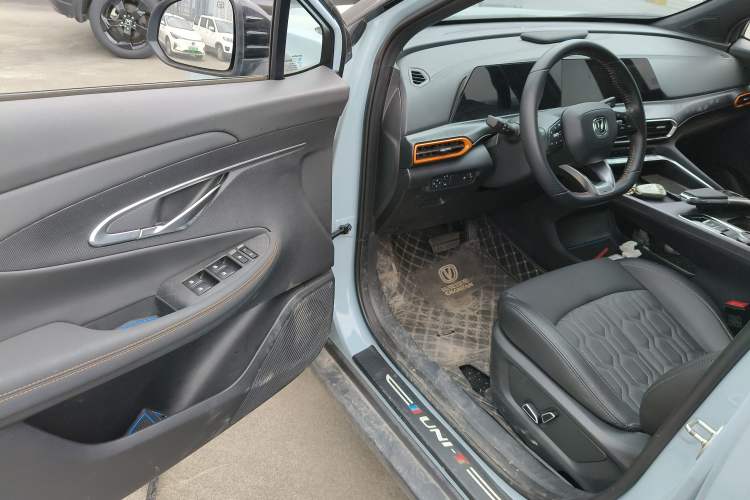 Used CHANGAN UNI-T 2022 2.0T Prestige Version Driver Seat