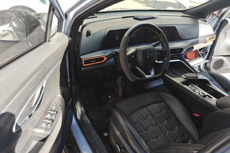 Used CHANGAN UNI-T 2022 1.5T Prestige Version Driver Seat