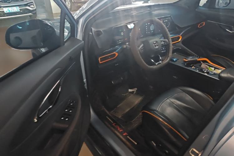 Used CHANGAN UNI-T 2022 1.5T Sport Edition Flagship Version Driver Seat