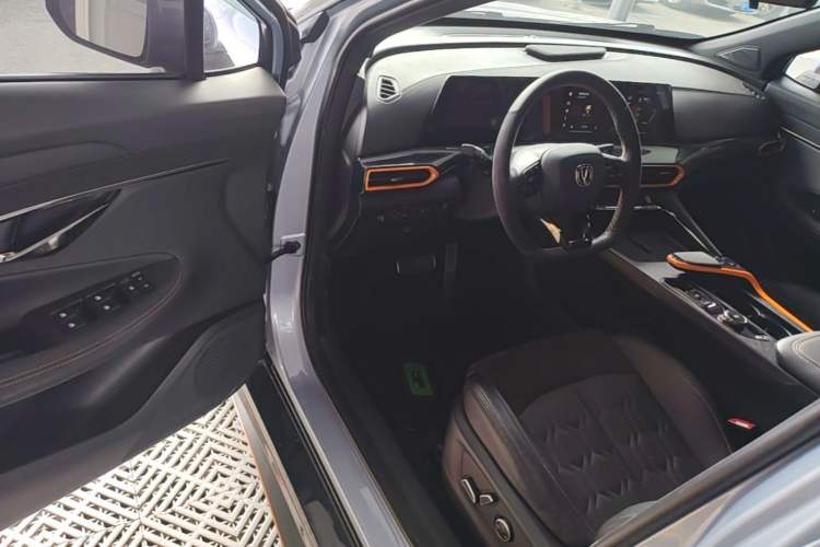 Used CHANGAN UNI-T 2022 1.5T Sport Edition Flagship Version Driver Seat