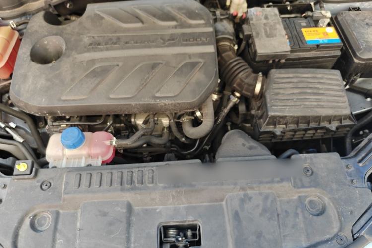 Used CHANGAN UNI-T 2022 1.5T Prestige Version Engine Bay