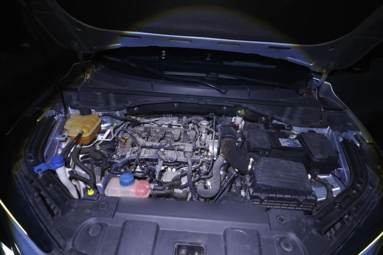 Used CHANGAN UNI-T 2022 1.5T Prestige Version Engine Bay