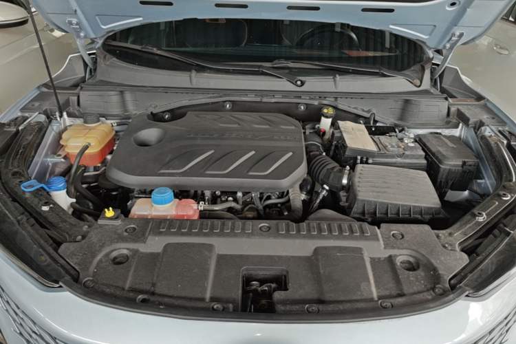 Used CHANGAN UNI-T 2022 1.5T Sport Edition Flagship Version Engine Bay