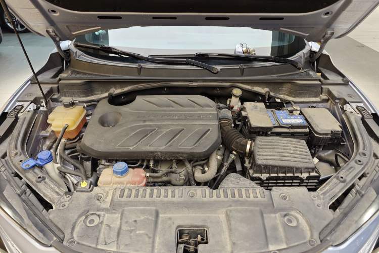 Used CHANGAN UNI-T 2022 1.5T Sport Edition Flagship Version Engine Bay