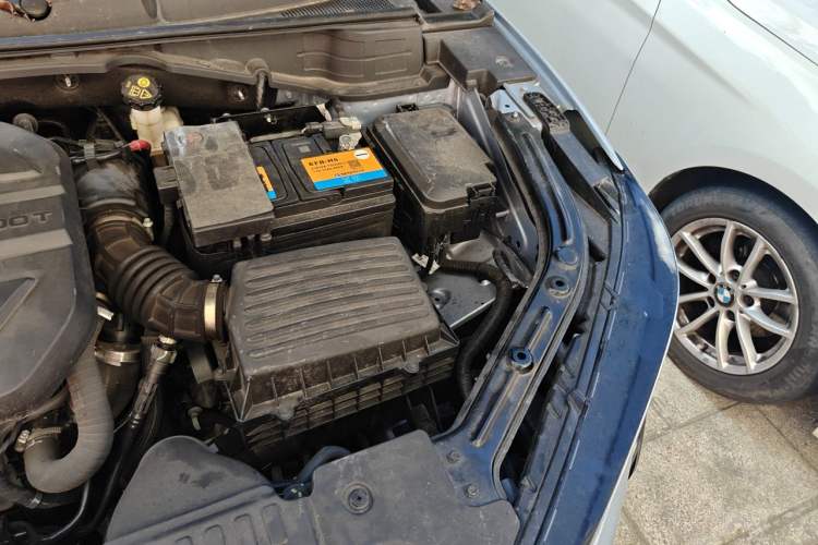 Used CHANGAN UNI-T 2022 1.5T Prestige Version Engine Bay Left