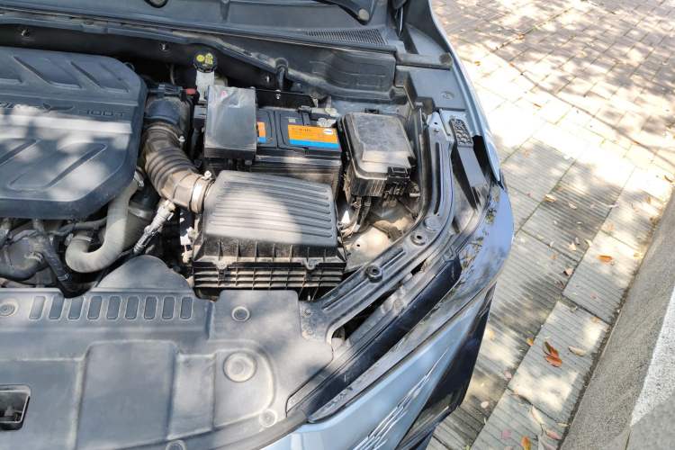Used CHANGAN UNI-T 2022 1.5T Flagship Edition Engine Bay Left