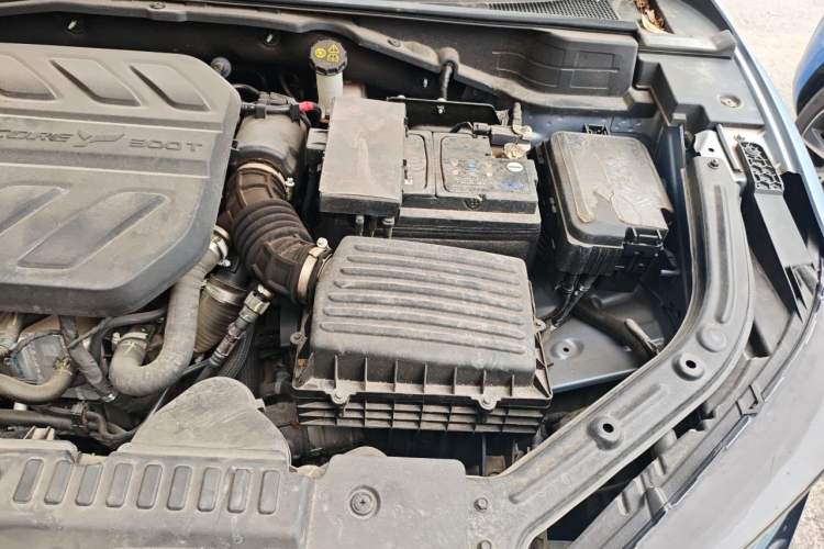 Used CHANGAN UNI-T 2022 1.5T Prestige Version Engine Bay Left