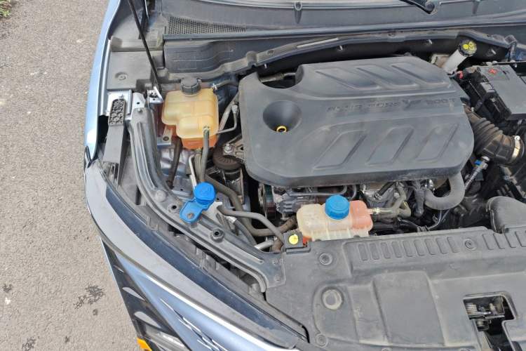 Used CHANGAN UNI-T 2022 1.5T Sport Edition Premium Version Engine Bay Right
