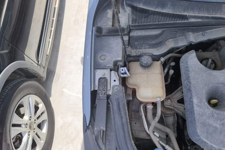 Used CHANGAN UNI-T 2022 1.5T Sport Edition Flagship Version Engine Bay Right