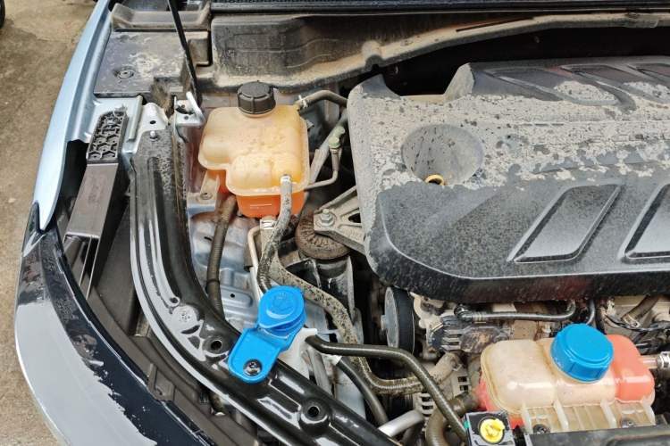 Used CHANGAN UNI-T 2022 1.5T Sport Edition Premium Version Engine Bay Right