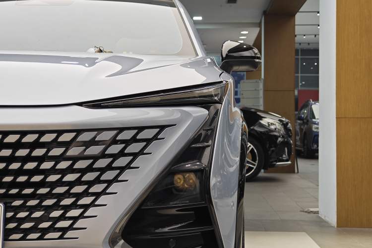 Used CHANGAN UNI-T 2022 1.5T Sport Edition Flagship Version Exterior 14