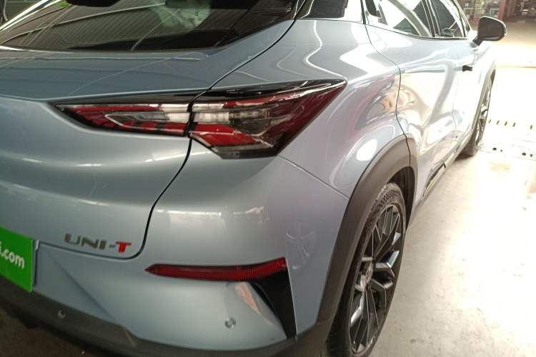 Used CHANGAN UNI-T 2022 2.0T Prestige Version Exterior 2