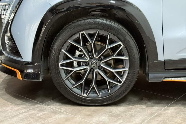 Used CHANGAN UNI-T 2022 1.5T Prestige Version Exterior 6