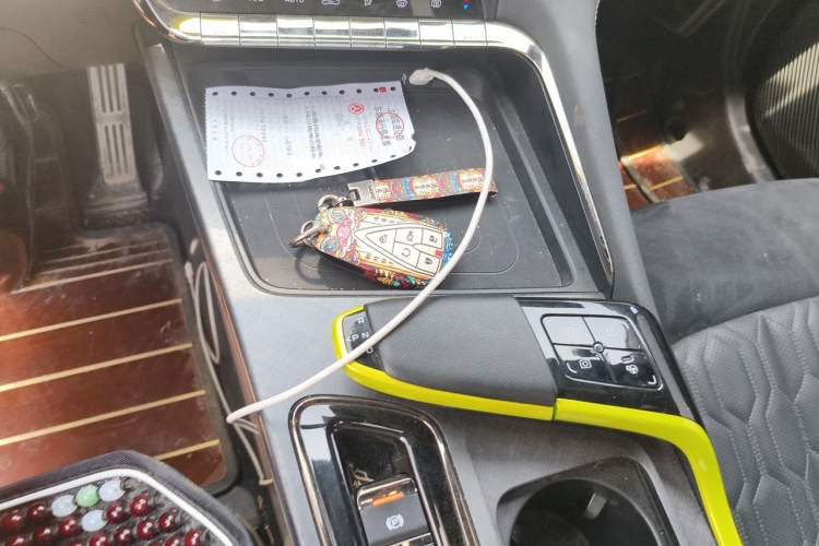 Used CHANGAN UNI-T 2022 1.5T Sport Edition Flagship Version Gear Lever