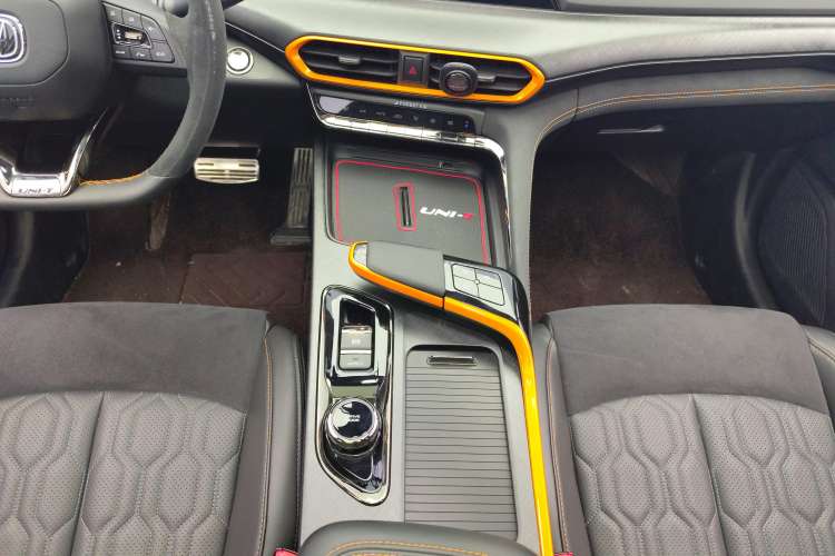 Used CHANGAN UNI-T 2022 1.5T Sport Edition Premium Version Gear Lever