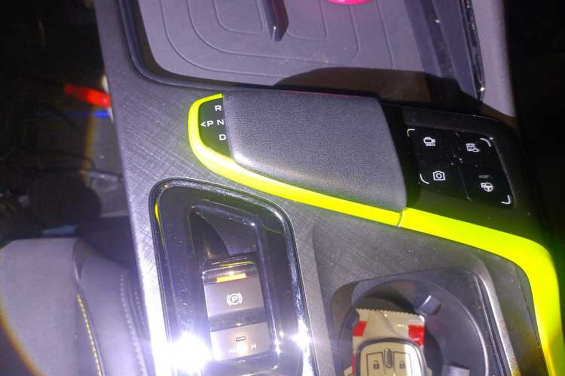 Used CHANGAN UNI-T 2022 1.5T Sport Edition Flagship Version Gear Lever