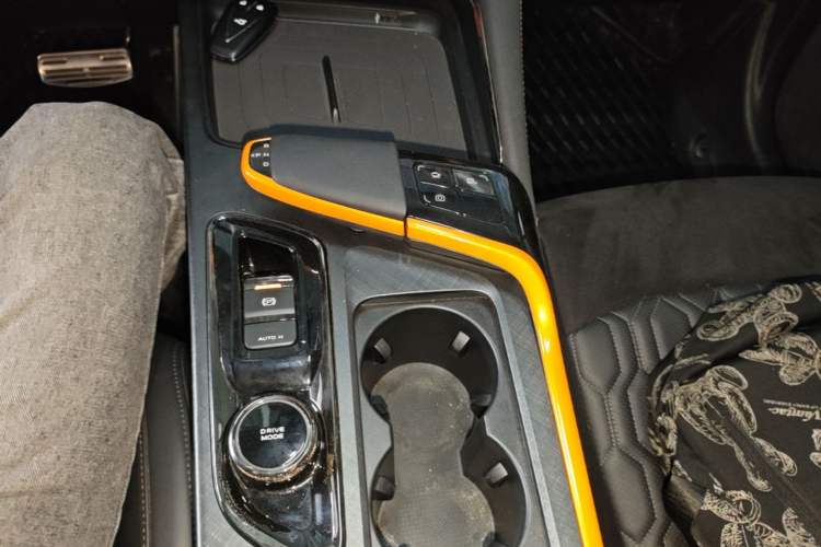 Used CHANGAN UNI-T 2022 1.5T Sport Edition Flagship Version Gear Lever