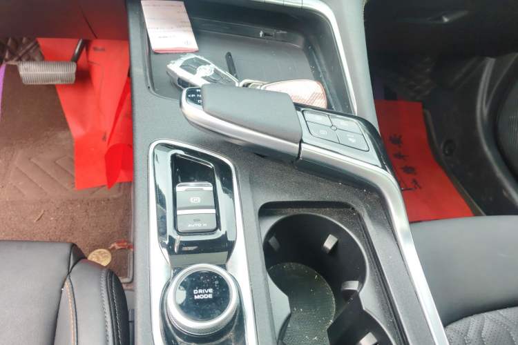 Used CHANGAN UNI-T 2022 1.5T Flagship Edition Gear Lever