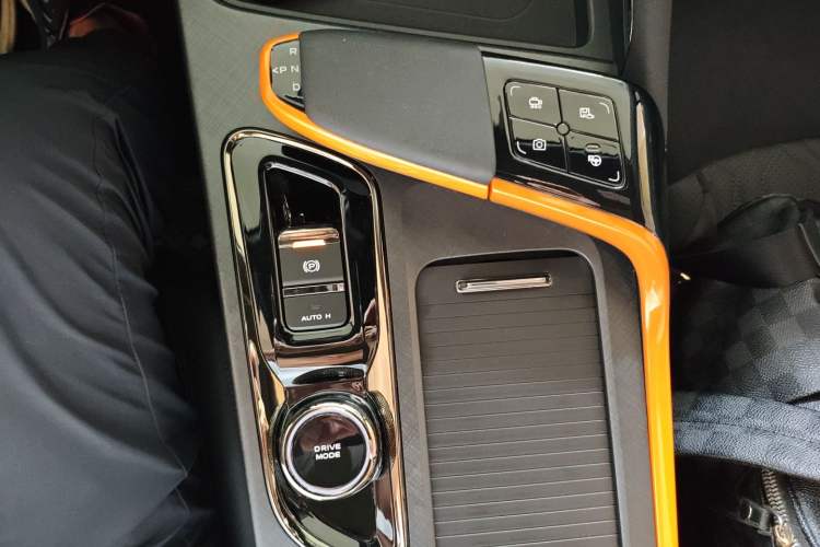 Used CHANGAN UNI-T 2022 1.5T Sport Edition Flagship Version Gear Lever