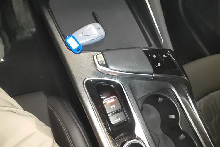 Used CHANGAN UNI-T 2022 2.0T Prestige Version Gear Lever