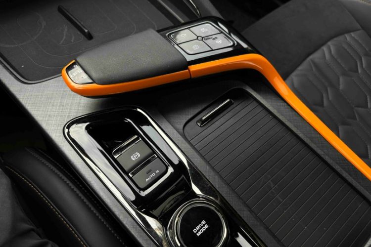 Used CHANGAN UNI-T 2022 1.5T Sport Edition Flagship Version Gear Lever