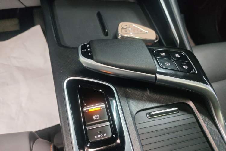 Used CHANGAN UNI-T 2022 1.5T Flagship Edition Gear Lever