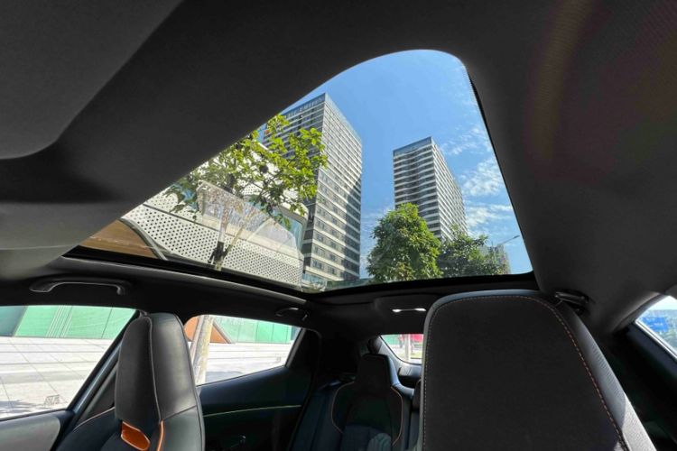 Used CHANGAN UNI-T 2022 1.5T Sport Edition Flagship Version Headliner