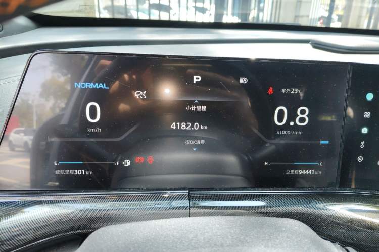 Used CHANGAN UNI-T 2022 1.5T Flagship Edition Instrument Cluster