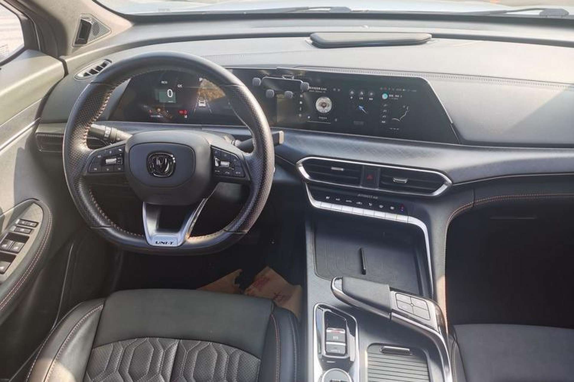 Used CHANGAN UNI-T 2022 2.0T Prestige Version Interior 1