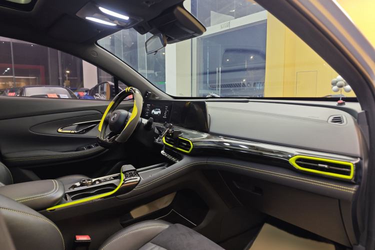 Used CHANGAN UNI-T 2022 1.5T Sport Edition Flagship Version Interior 1