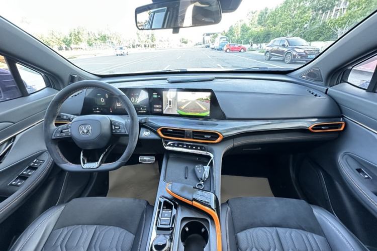 Used CHANGAN UNI-T 2022 1.5T Sport Edition Flagship Version Interior 3