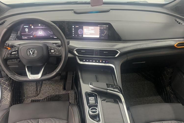 Used CHANGAN UNI-T 2022 2.0T Prestige Version Interior 3