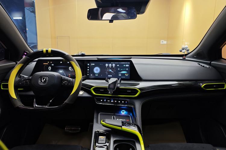 Used CHANGAN UNI-T 2022 1.5T Sport Edition Flagship Version Interior 4