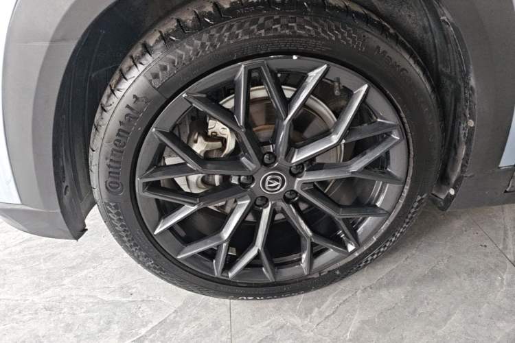 Used CHANGAN UNI-T 2022 2.0T Prestige Version Left Front Wheel Hub