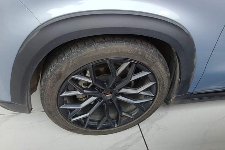 Used CHANGAN UNI-T 2022 2.0T Prestige Version Left Front Wheel Hub