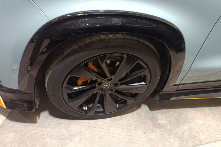 Used CHANGAN UNI-T 2022 2.0T Sport Edition Flagship Version Left Front Wheel Hub
