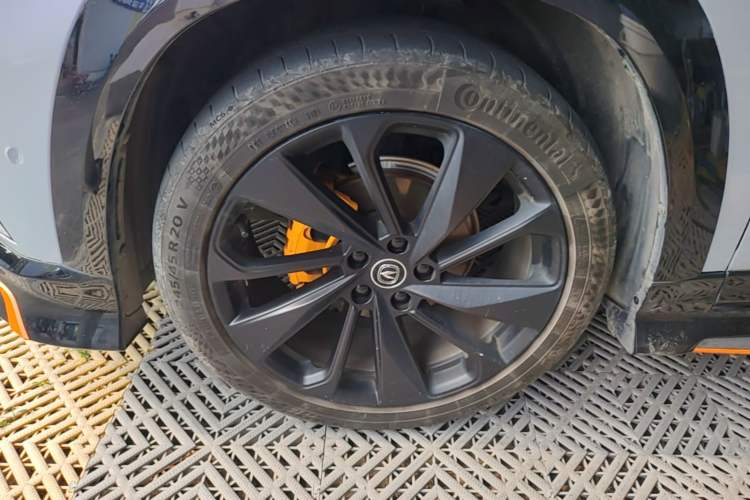 Used CHANGAN UNI-T 2022 1.5T Sport Edition Flagship Version Left Front Wheel Hub