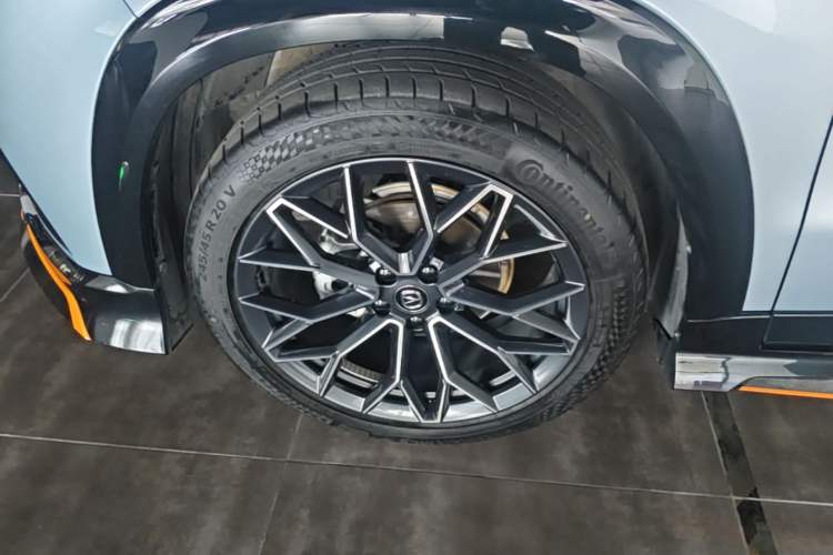 Used CHANGAN UNI-T 2022 1.5T Prestige Version Left Front Wheel Hub