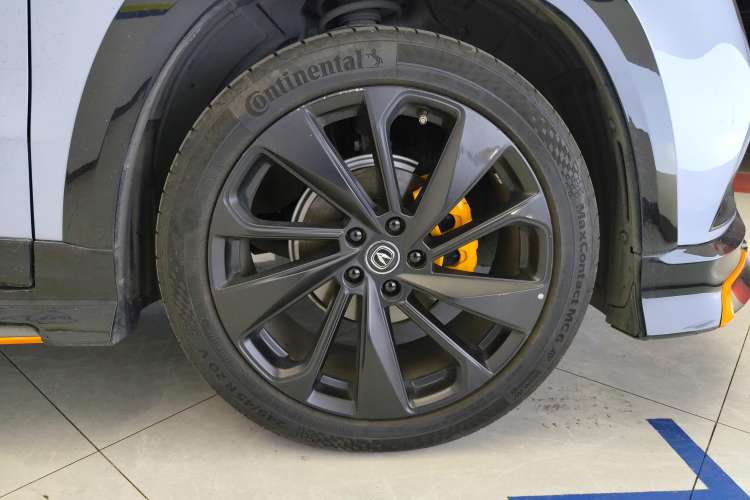 Used CHANGAN UNI-T 2022 1.5T Sport Edition Premium Version Left Rear Wheel Hub