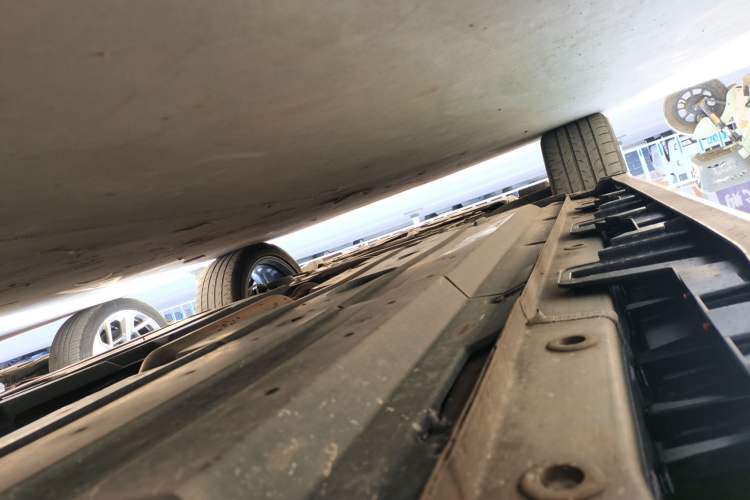Used CHANGAN UNI-T 2022 1.5T Sport Edition Premium Version Left Side Sill