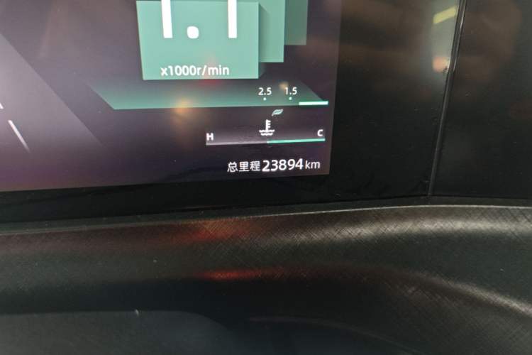 Used CHANGAN UNI-T 2022 1.5T Sport Edition Flagship Version Odometer Close Up
